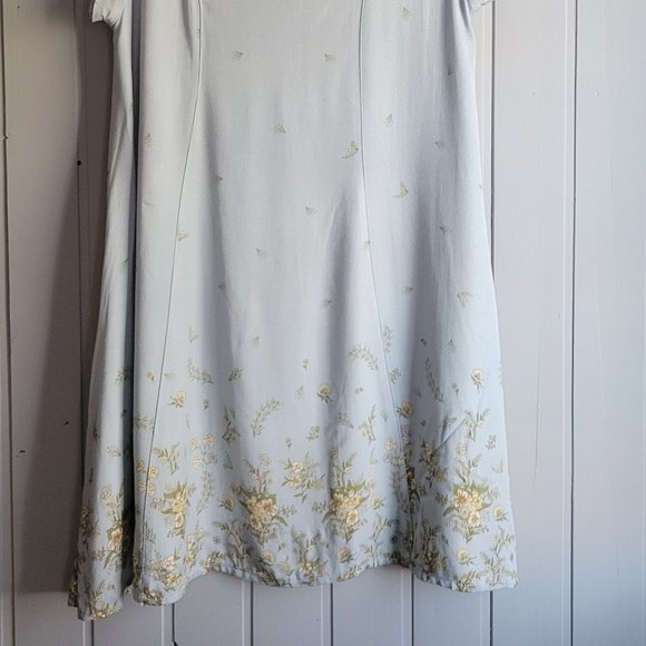 Urban Outfitters Robins Dress - Picture 3 of 10